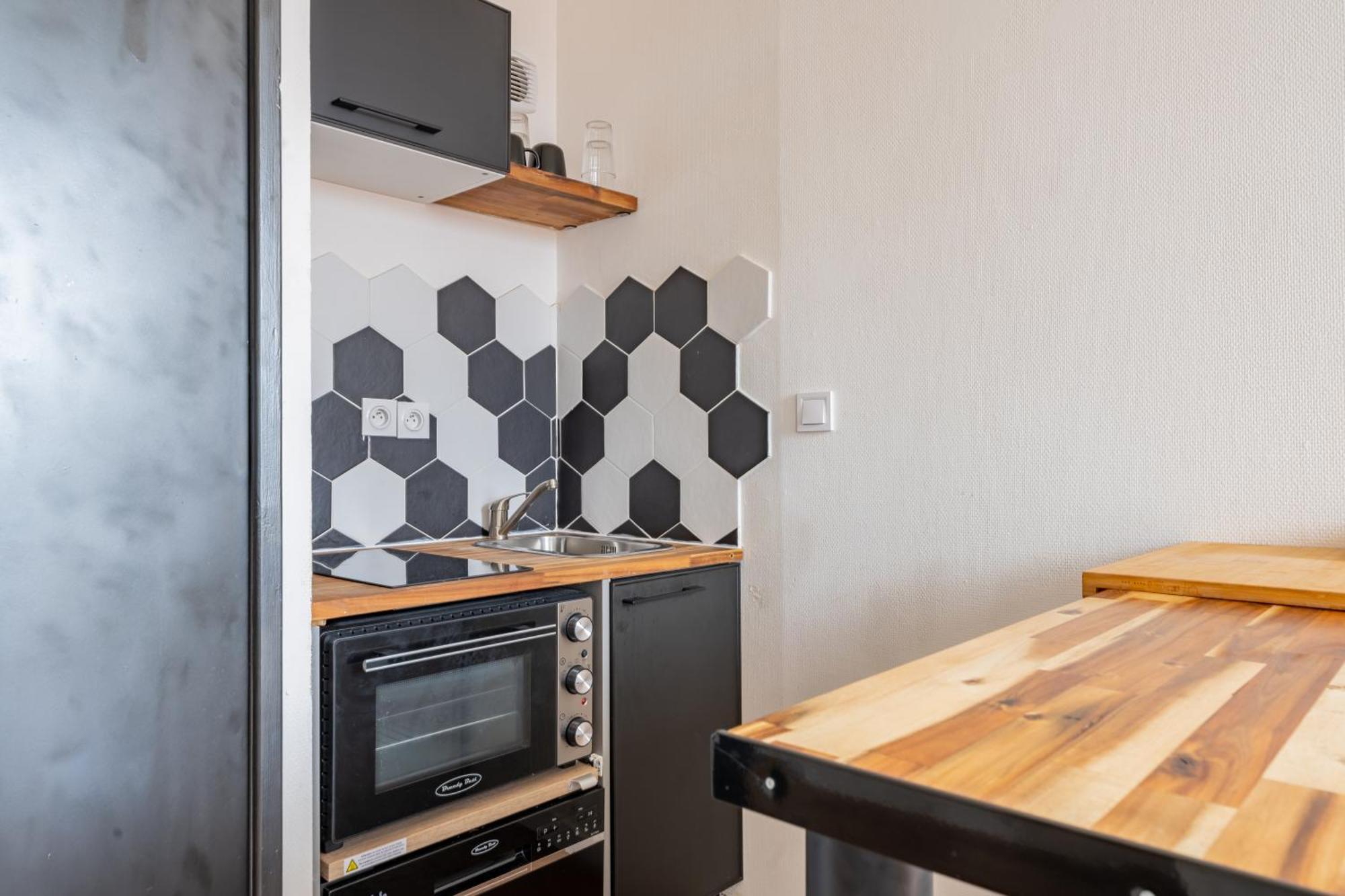 Ferienwohnung Charlemagne - Studio Confortable Avec Parking Gratuit - Quelques Pas De La Gare, Cuisine, Wifi Arras Exterior foto