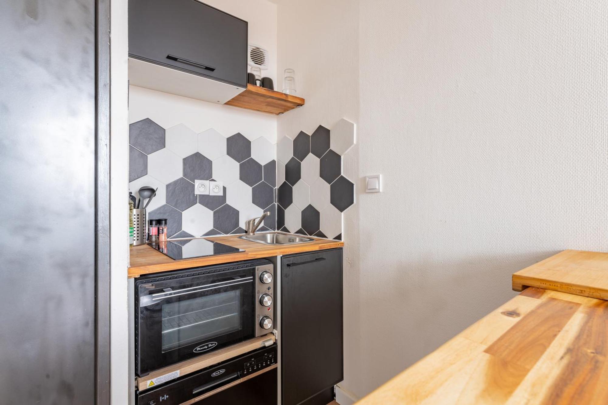 Ferienwohnung Charlemagne - Studio Confortable Avec Parking Gratuit - Quelques Pas De La Gare, Cuisine, Wifi Arras Exterior foto