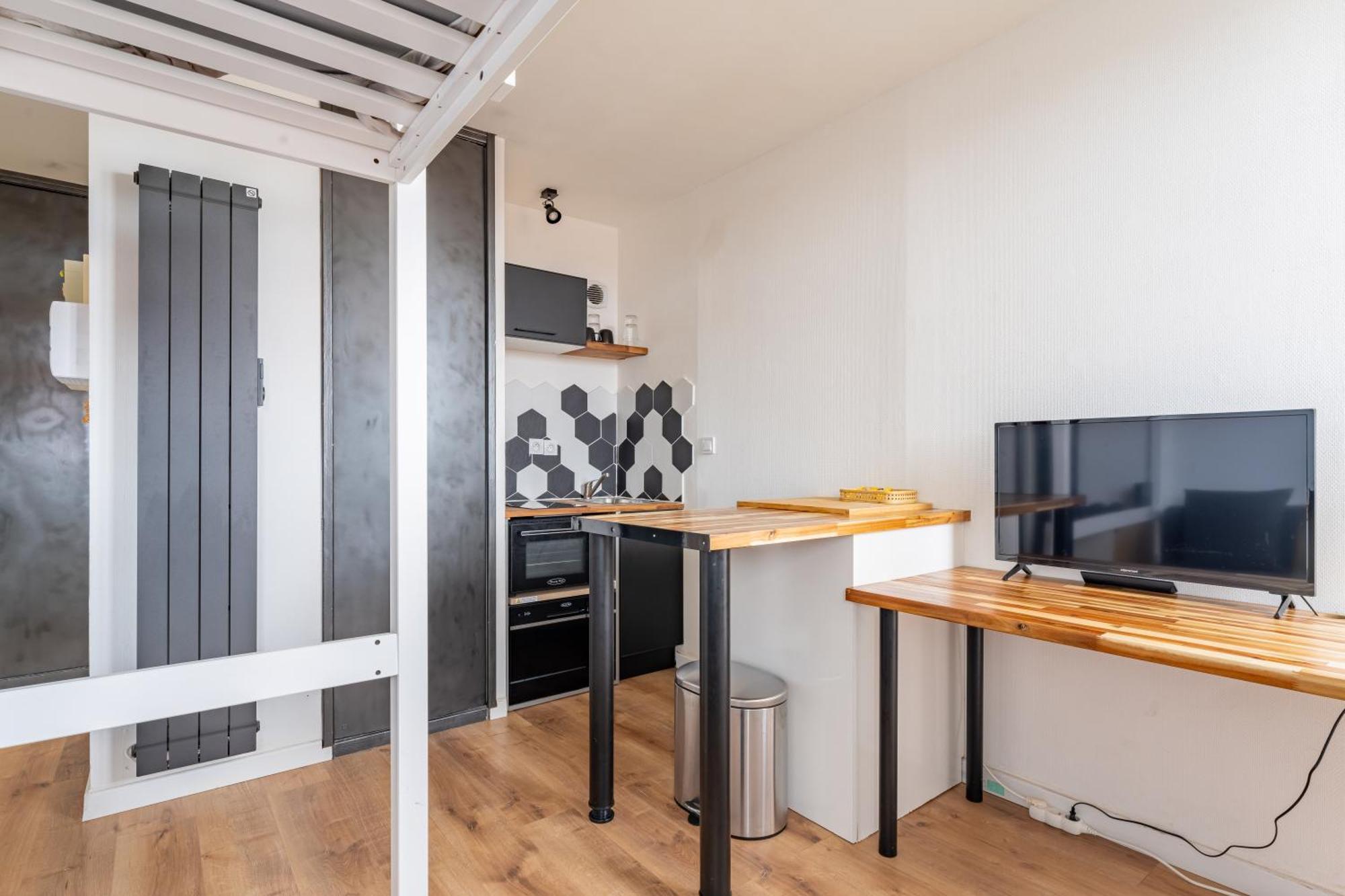 Ferienwohnung Charlemagne - Studio Confortable Avec Parking Gratuit - Quelques Pas De La Gare, Cuisine, Wifi Arras Exterior foto