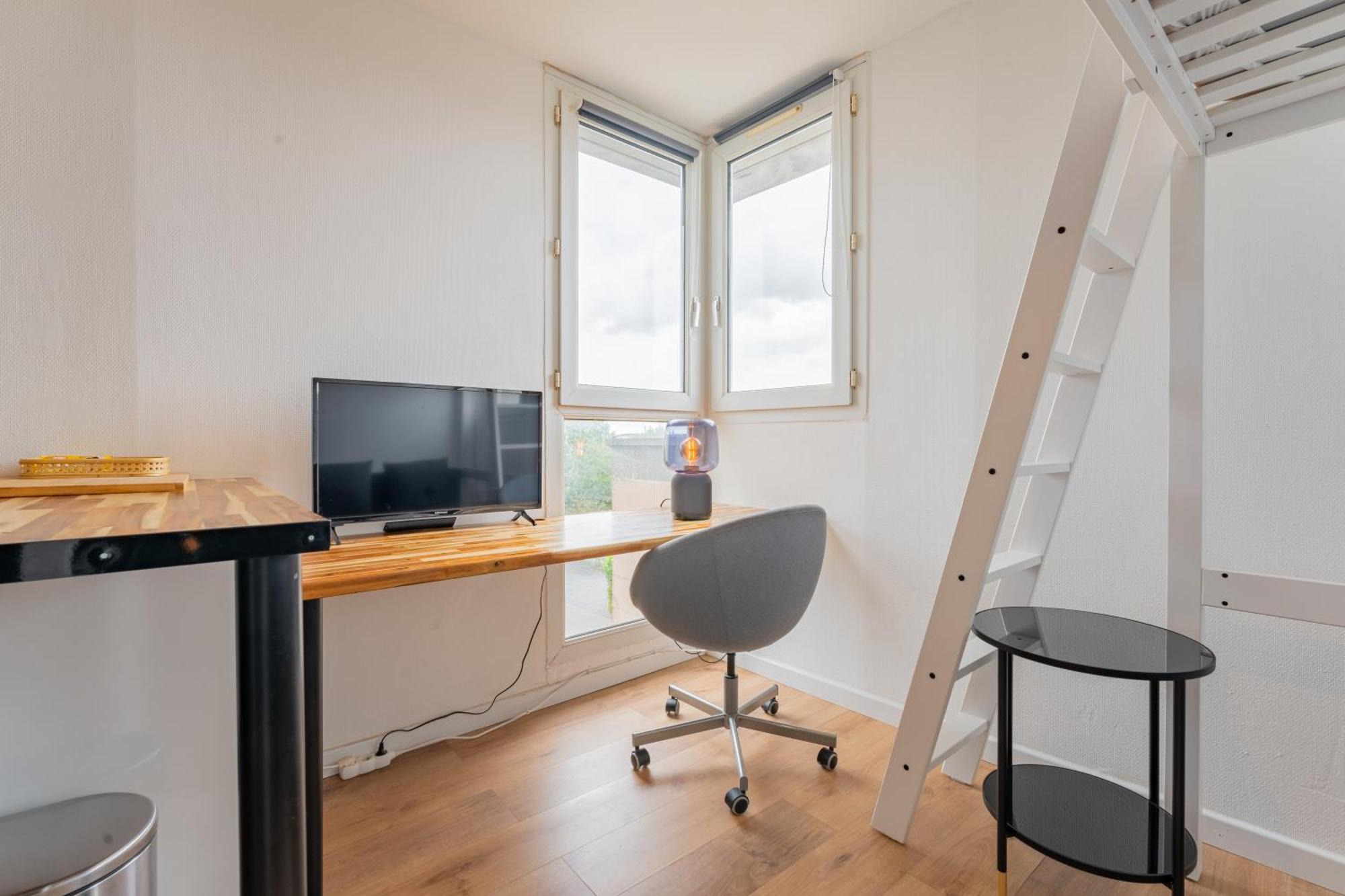 Ferienwohnung Charlemagne - Studio Confortable Avec Parking Gratuit - Quelques Pas De La Gare, Cuisine, Wifi Arras Exterior foto